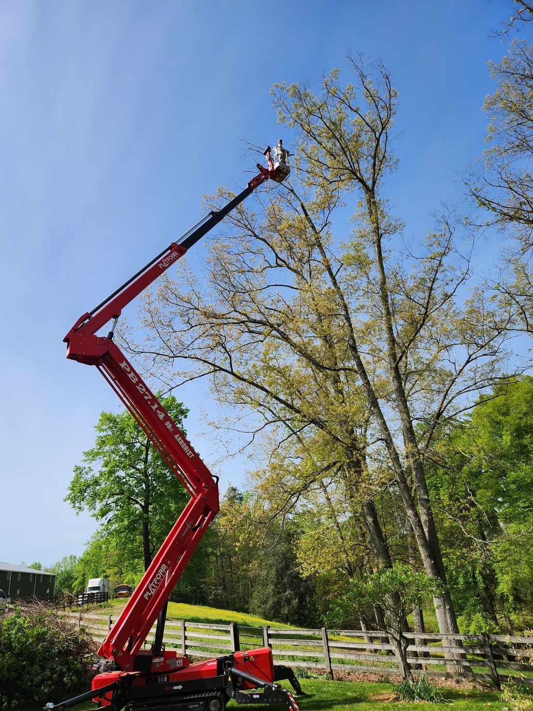 Barrett’s Tree Experts working near Johnson City, TN