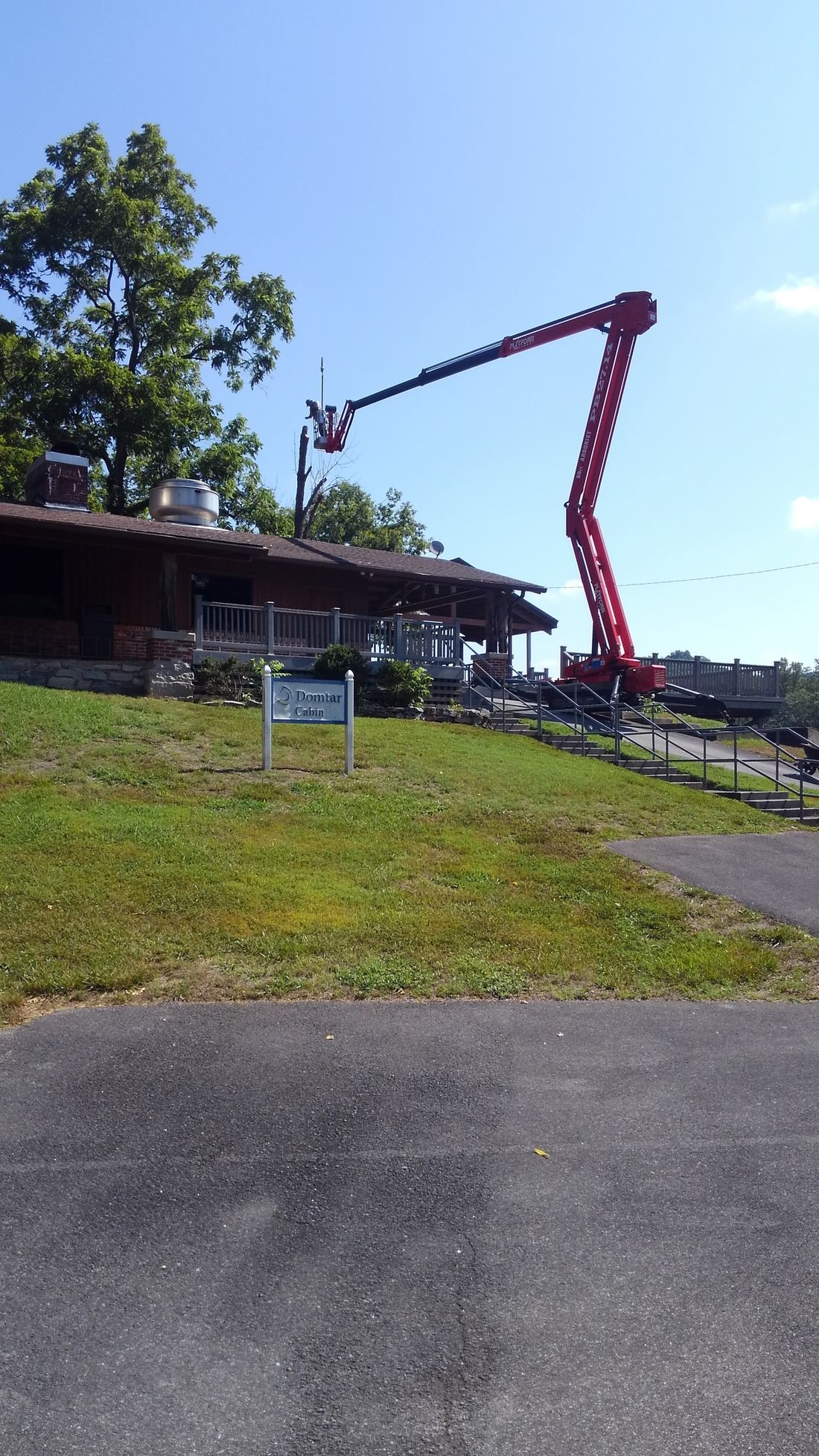 Barrett’s Tree Experts working near Blountville, TN